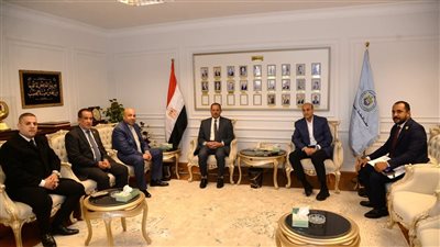 محافظ أسيوط يستقبل وفد نقابة المحامين للتهنئة بتوليه المسئولية