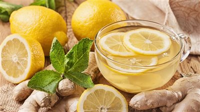 مشروبات تخلص القولون من السموم وتحسن الهضم.. تعرف عليها 