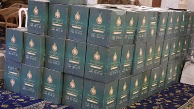 توزيع ألف كرتونة مواد غذائية من مسجد السيدة زينب للأسر المستحقة