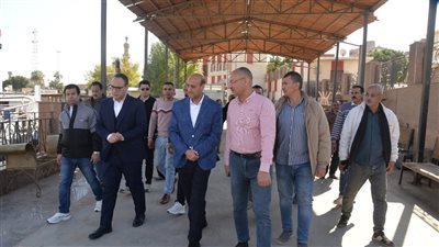 محافظ أسيوط يتفقد مرسى الحمراء وحورس السياحي.. ويوجه برفع الكفاءة