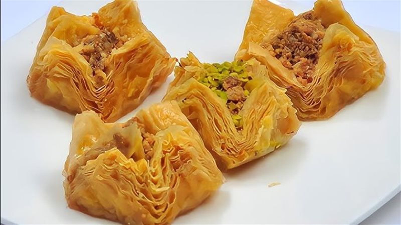 طريقة عمل البقلاوة 