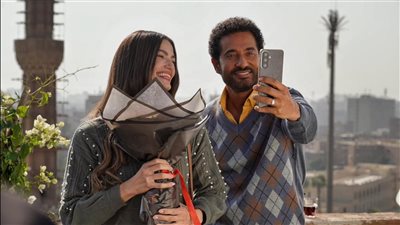 بصور من الكواليس.. تارا عماد تفاجئ عمرو سعد باعترافات بحبها له في «إفراج»