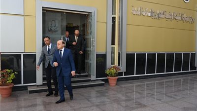 محافظ الغربية يتابع لليوم الثالث إزالة بؤر القمامة بحي ثان طنطا
