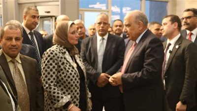 إفطارٌ في قلب الشبكة.. وزير الكهرباء يتابع سير العمل من غرف التحكم  
