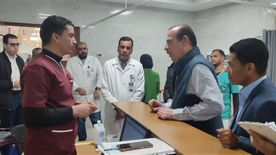 نائب وزير الصحة في جولة بالأقصر: تعزيز الخدمات الصحية وتكريم الفرق الطبية