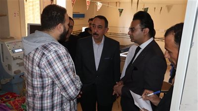 محافظ سوهاج يتابع المشروعات التنموية والخدمات في جولة مفاجئة بالمراغة