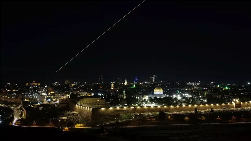 صواريخ اعتراضية تصد صواريخ إيرانية فوق القدس