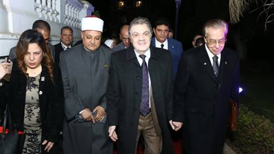 وصول البدوي ومحافظا البحر الأحمر والقليوبية الأسبقين إلى الأمسية الرمضانية بمقر الوفد