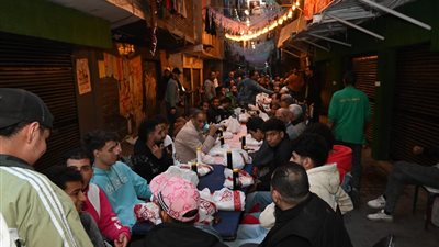 على غرار المطرية.. مائدة إفطار عملاقة في إمبابة بمشاركة 20 ألف مواطن
