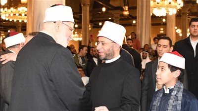 ذكرى غزوة بدر الكبرى بمسجد الحسين.. دروس النصر والإيمان تتجدد في أجواء روحانية