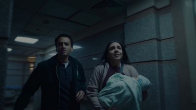 مسلسل «عرض وطلب» الحلقة 3.. دكتور ثابت ينقذ والدة هبة بعد صراع مع الماضي