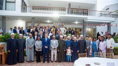 موفدو وزارة الأوقاف في موزمبيق يشاركون في أكبر إفطار رمضاني للجالية المصرية