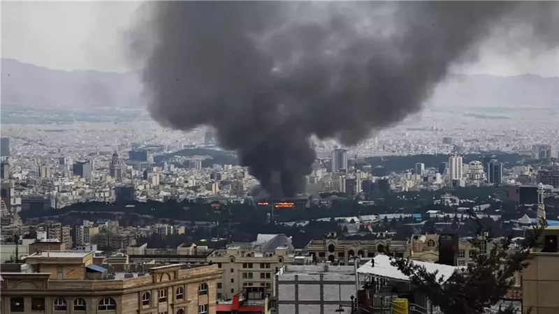 الحرب في إيران