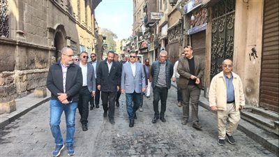 أمين «الأعلى للآثار» يتفقد عددا من المواقع الأثرية بشارع المعز
