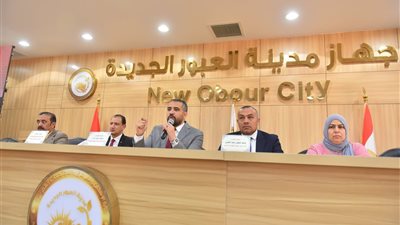 تسليم 338 إخطار تخصيص للمواطنين الفائزين بقرعة الأراضي رقم (31) بالعبور الجديدة