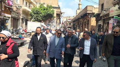 الأمين العام للمجلس الأعلى للآثار يتفقد عددًا من المواقع الأثرية بشارع المعز
