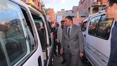 بعد زيادة أسعار البنزين .. محافظ دمياط يشدد على الإلتزام بالتعريفة الجديدة