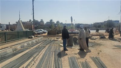 محافظ أسيوط يشدد على تسريع المشروعات الخدمية وتطوير كوبري نجع سبع