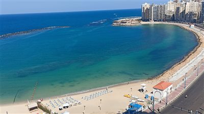 استعدادات غير مسبوقة.. ماذا يحدث على شواطئ الإسكندرية قبل العيد؟