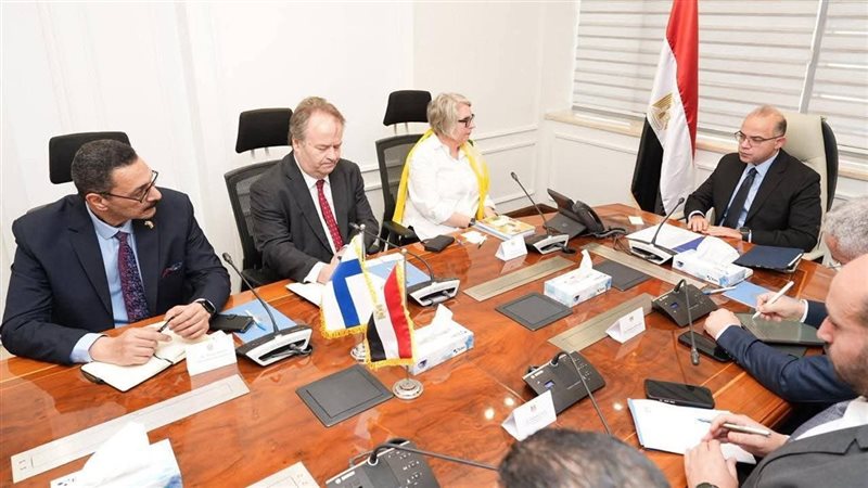 وزير الاستثمار 