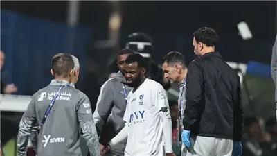 تعادل سلبي يحسم الشوط الأول بين الهلال والفتح في دوري روشن