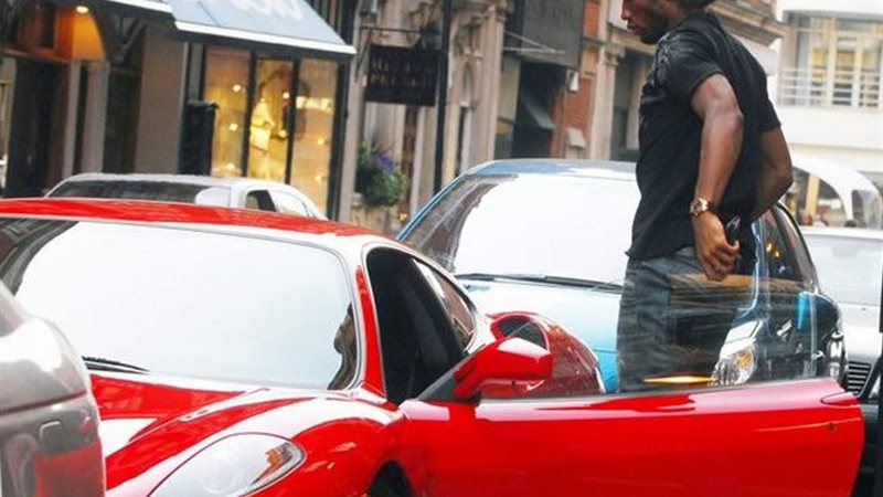أسطول سيارات  ديديه دروجبا  الفاخرة.. من فيراري إلى رولز روي