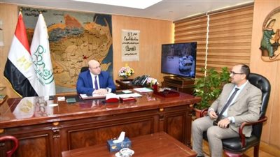 محافظ الفيوم يبحث مع البنك الزراعي المصري تمويل برامج التنمية