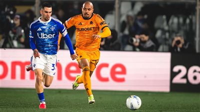 كومو يقلب الطاولة على روما ويقتحم المربع الذهبي في الدوري الإيطالي