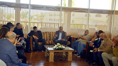 وزير السياحة والآثار يلتقي بأعضاء غرفة الغوص والأنشطة البحرية بشرم الشيخ