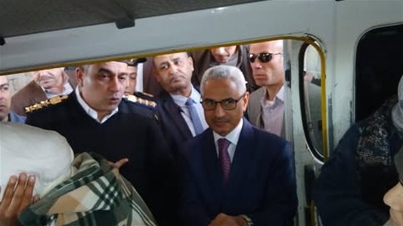 جانب من جولة المحافظ 