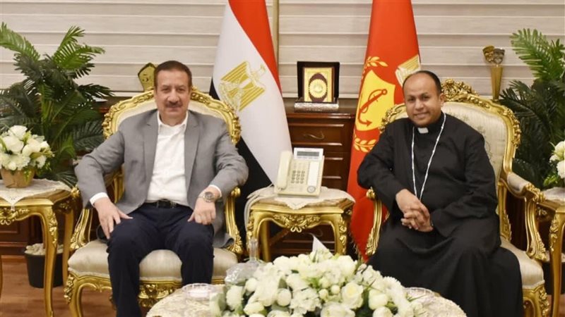 محافظ بورسعيد يستقبل وفد الكنيسة الأثْقُفية 