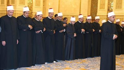 وزير الأوقاف يلتقي بحملة الدكتوراه الملتحقين بالأكاديمية العسكرية