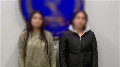 بحثا عن الشهرة.. فتاتين ترقصان بنهر الطريق وتعطلان المرور في الإسكندرية