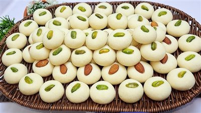 غريبة العيد الذائبة.. وصفة سهلة بمذاق ناعم يذوب في الفم