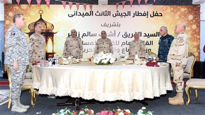 وزير الدفاع يلتقي مقاتلي الجيش الثالث الميداني وقوات شرق القناة لمكافحة الإرهاب