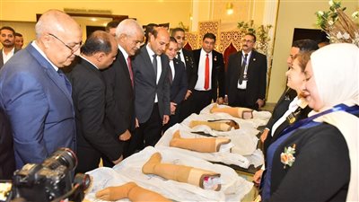 محافظ أسيوط يشهد احتفالية لمبادرات حزب حماة وطن ويكرم حفظة القرآن الكريم