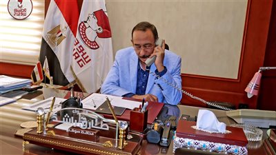 محافظ سوهاج يهنئ الفائزة بلقب الأم المثالية ويشيد برحلة تحدياتها الصعبة