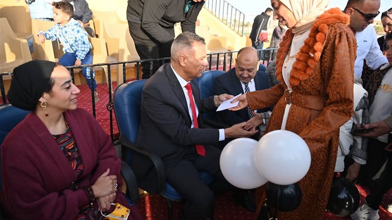 أدى اللواء الدكتور إسماعيل كمال، محافظ جنوب سيناء، صباح اليو