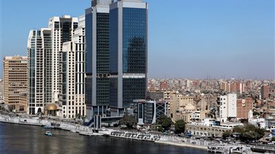 البنوك والبورصة تعود للعمل بمواعيدها الطبيعية غدًا الثلاثاء.. تفاصيل