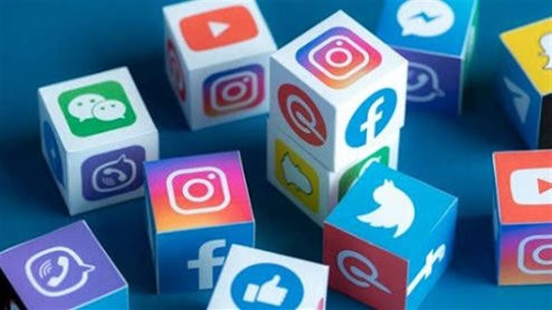 حظر مواقع التواصل الاجتماعي 