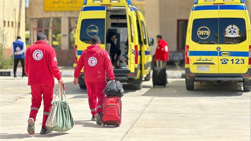شاحنات المساعدات الإنسانية