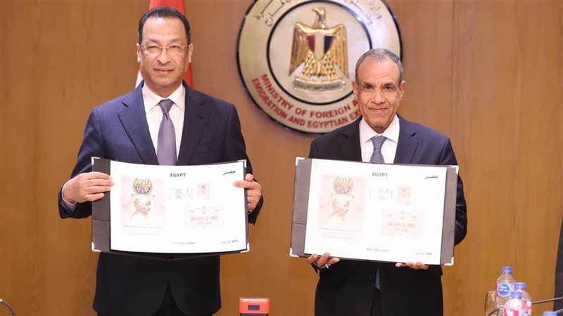 وزير الخارجية ووزير الاتصالات 