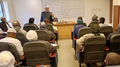 رئيس أكاديمية الأزهر  يلقي محاضرة للأئمة الوافدين ضمن دورة «إعداد الداعية المعاصر»