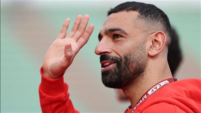 هل يعود محمد صلاح إلى مصر مجانًا؟ صراع عالمي على الصفقة الأقوى