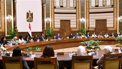 الرئيس السيسي في يوم المرأة والأم المثالية: المرأة المصرية ركيزة الدولة وضمانة استقرارها