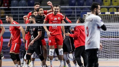  الأهلي يفوز على الزمالك ويتوج ببطولة دوري سوبر الكرة الطائرة