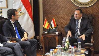 شراكة تعليمية مرتقبة بين مصر وإسبانيا.. وزير التعليم العالي يبحث التعاون مع جامعة IE العالمية
