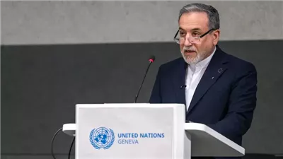 وزير الخارجية الإيراني: دفاعنا مستمر طالما دعت الحاجة