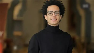 موقف مروري يثير استياء طه دسوقي.. انتقاد لتصرف قائدة سيارة