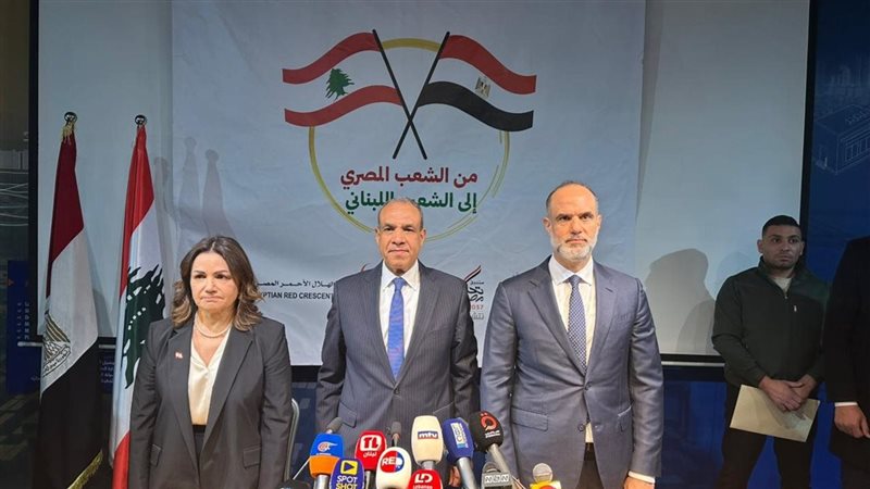 وزير الخارجية يسلم 1000 طن من المساعدات 